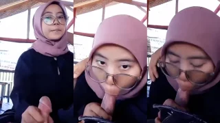 Bokep Indo ABG Hijab Ngemut Punya Ayang di Cafe