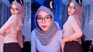 Bokep Indo Kak Dera Angela Hijabers Sange Melet2