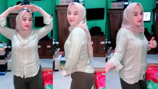 Bokep Indo Melinda Hijab Joget Binal Godain Penonton